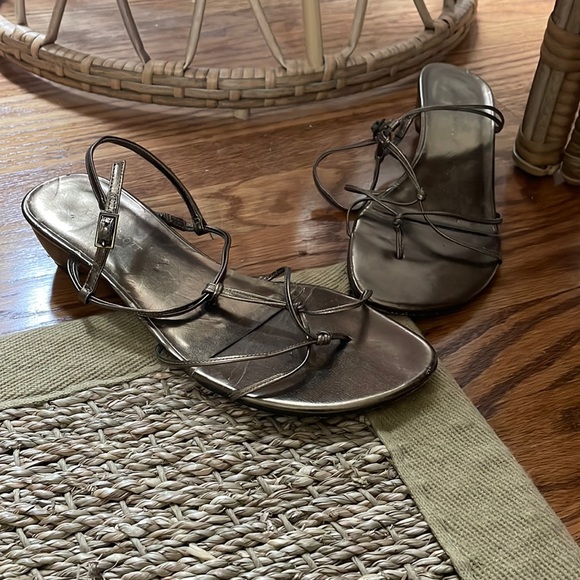 Karen Scott Shoes - Ladies Karen Scott gold strappy knot flat wedges sandals bronze gold 6.5